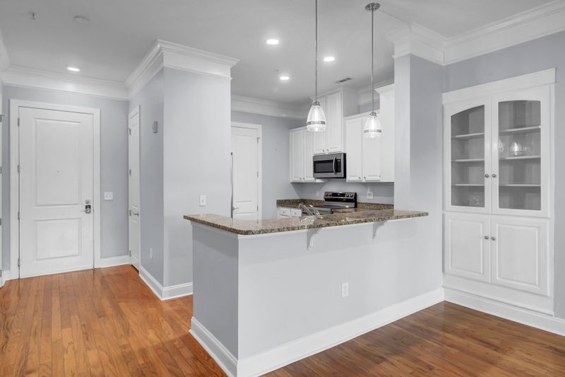 200 River Landing Dr #305a, Charleston, SC 29492