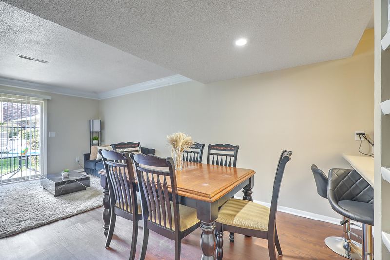 811 Andrea Ln, Hanahan, SC 29410
