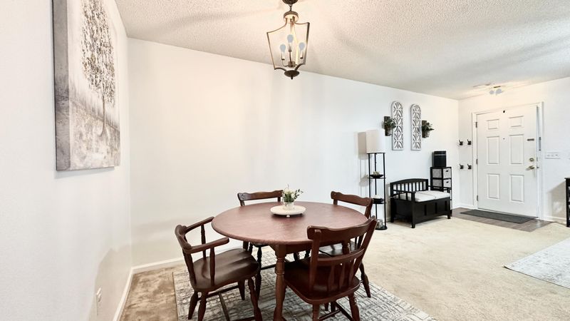 7917 Shadow Oak Dr, North Charleston, SC 29406