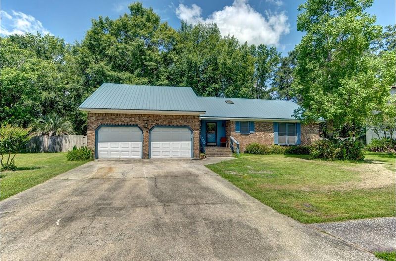 108 Foxfire Ct, Summerville, SC 29486