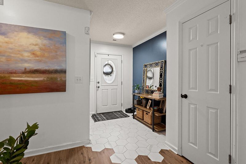 8411 Sinclair Dr, North Charleston, SC 29406