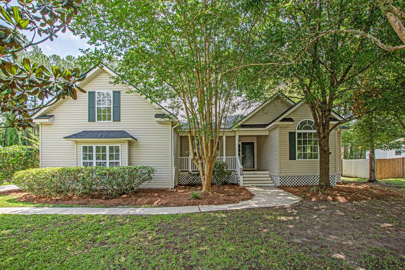 1057 Trotters Blvd, Summerville, SC 29483