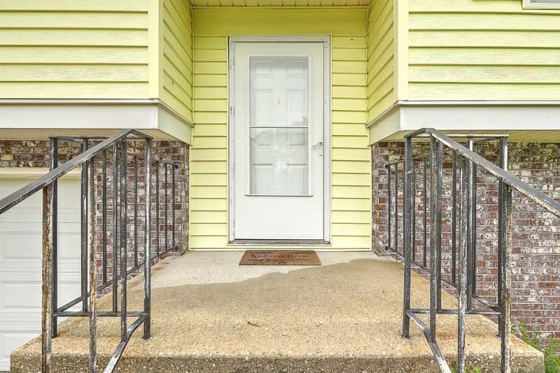 23 Newark Ave, Goose Creek, SC 29445