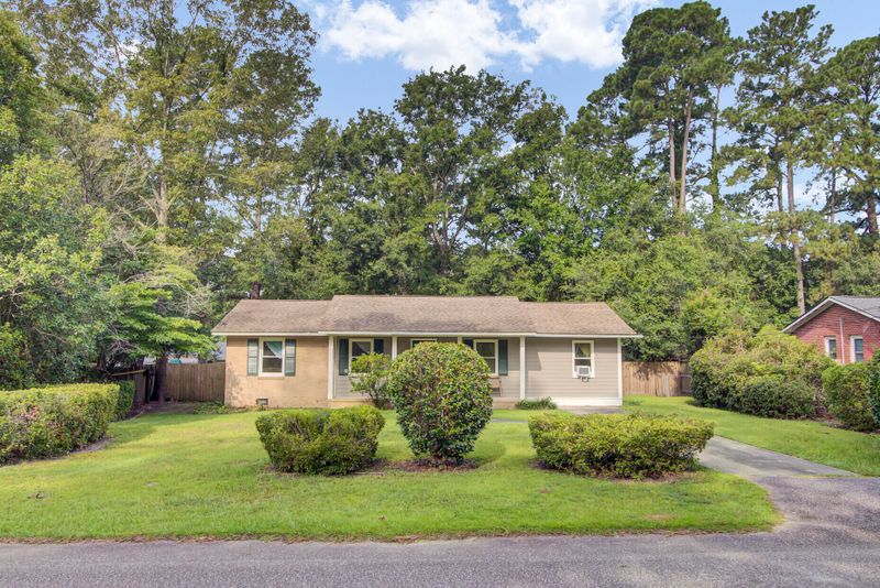 118 Oakdale Dr, Summerville, SC 29483