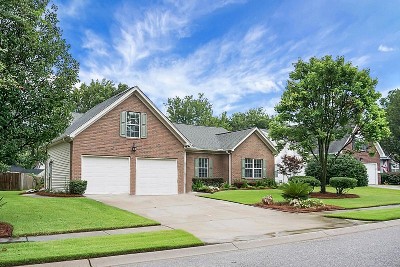 106 Chedburg Dr, Goose Creek, SC 29445