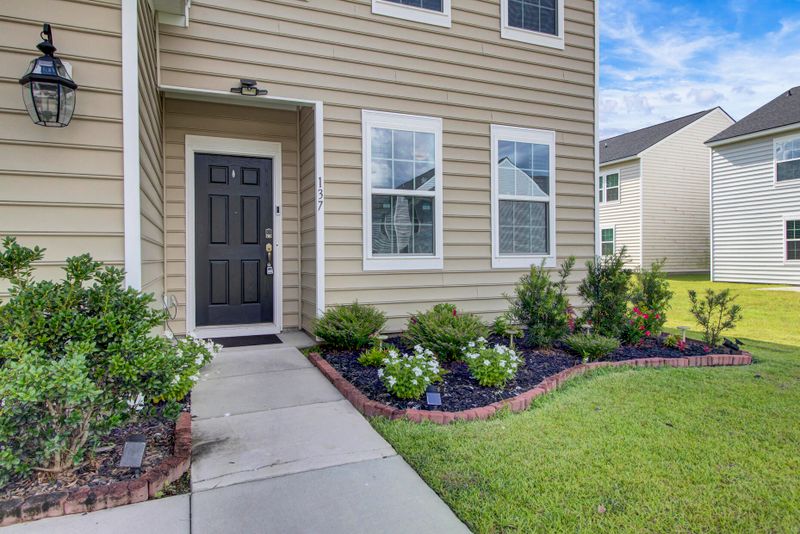 137 Guinness Ln, Moncks Corner, SC 29461