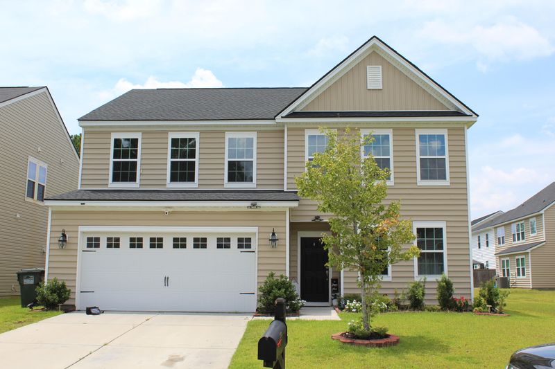 137 Guinness Ln, Moncks Corner, SC 29461