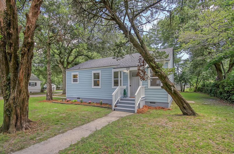 1115 Berkeley St, Hanahan, SC 29410