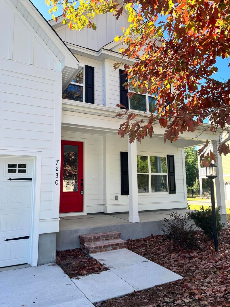7230 Mossy Creek Ln, Hanahan, SC 29410