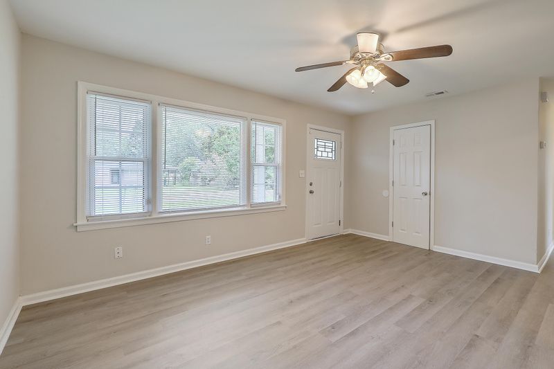 407 Clarine Dr, Goose Creek, SC 29445