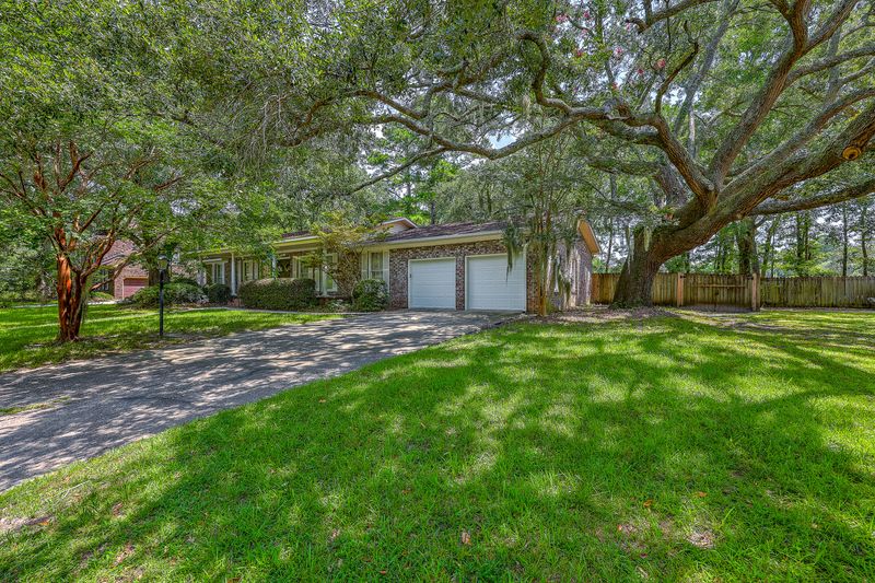 508 E Wimbledon Dr, Charleston, SC 29412