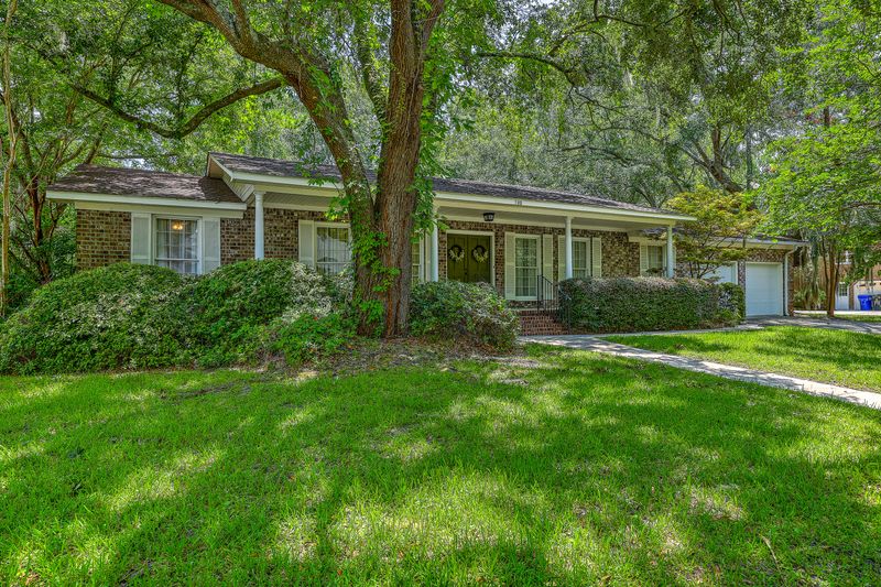 508 E Wimbledon Dr, Charleston, SC 29412
