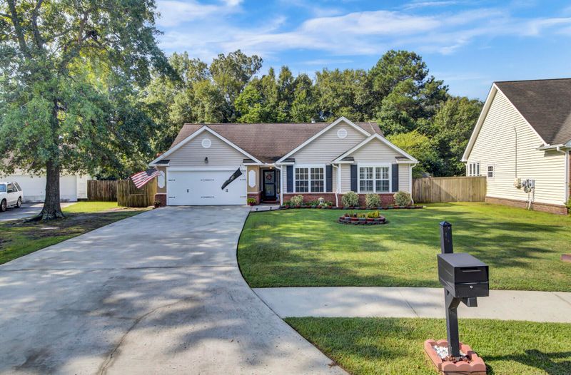 7884 High Maple Cir, North Charleston, SC 29418
