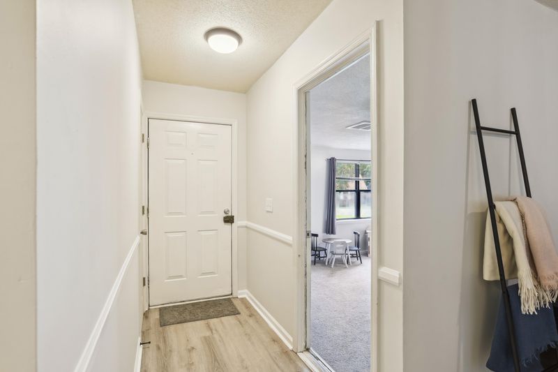 52 Oak Grove Rd, Goose Creek, SC 29445
