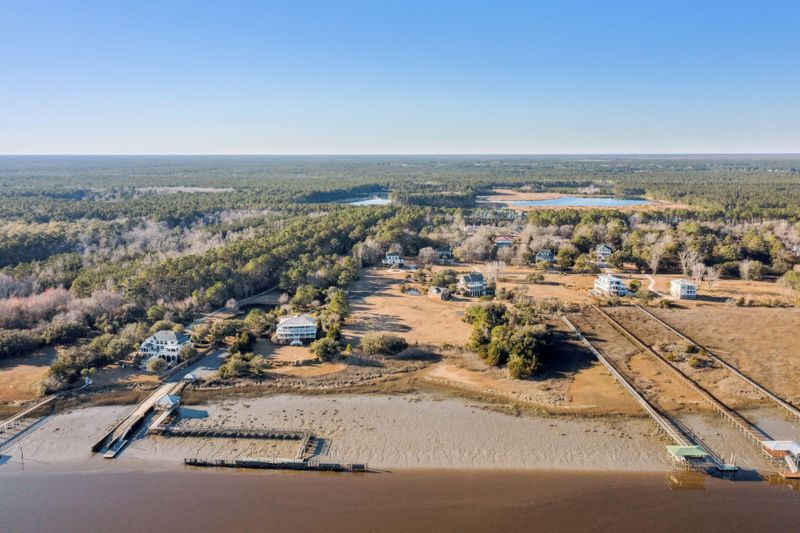 2 Pelican Bay Dr, Awendaw, SC 29429