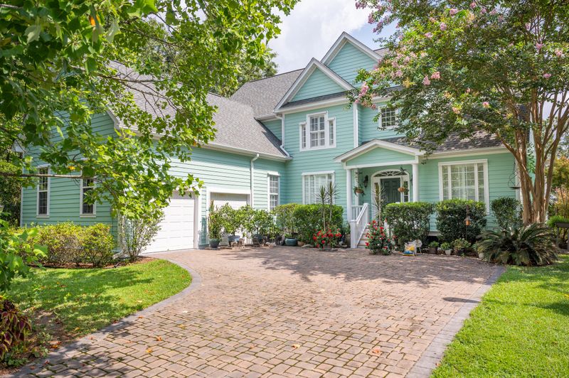 694 Fair Spring Dr, Charleston, SC 29414