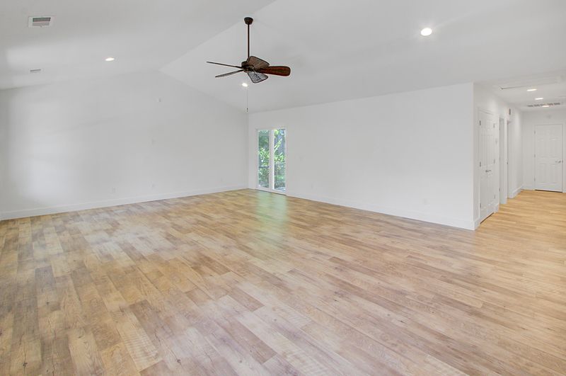 1299 Llewellyn Rd, Mount Pleasant, SC 29464