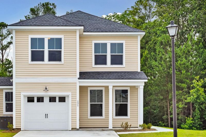 131 Hawthorne Landing Dr, Goose Creek, SC 29445