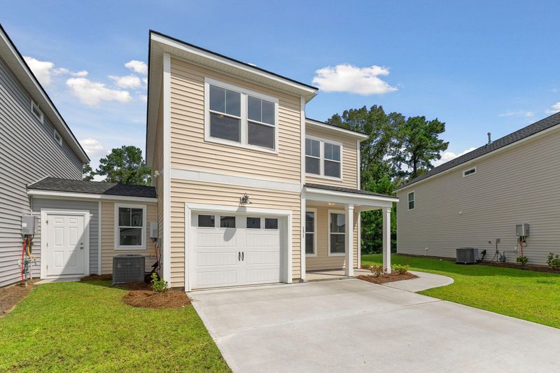 131 Hawthorne Landing Dr, Goose Creek, SC 29445