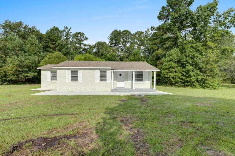 157 Big Creek Dr, Moncks Corner, SC 29461