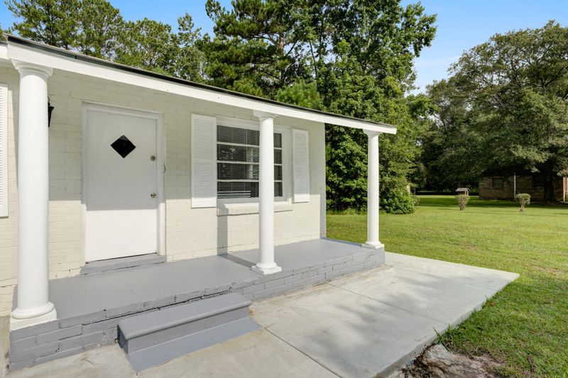 157 Big Creek Dr, Moncks Corner, SC 29461