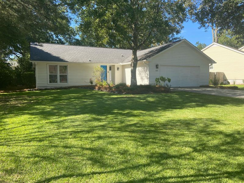 1121 Parkway Dr, Mount Pleasant, SC 29464