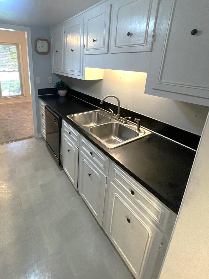 5584 Betty Ct, North Charleston, SC 29418
