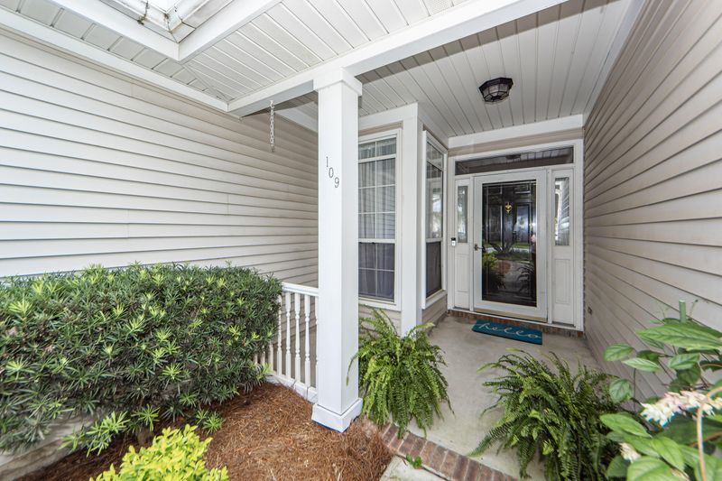 109 Isherwood Dr, Goose Creek, SC 29445