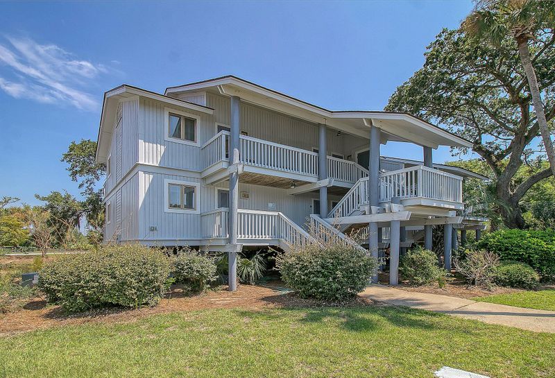 23 Lagoon Villas, Isle Of Palms, SC 29451