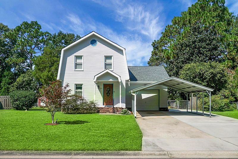 212 Canaberry Cir, Summerville, SC 29483