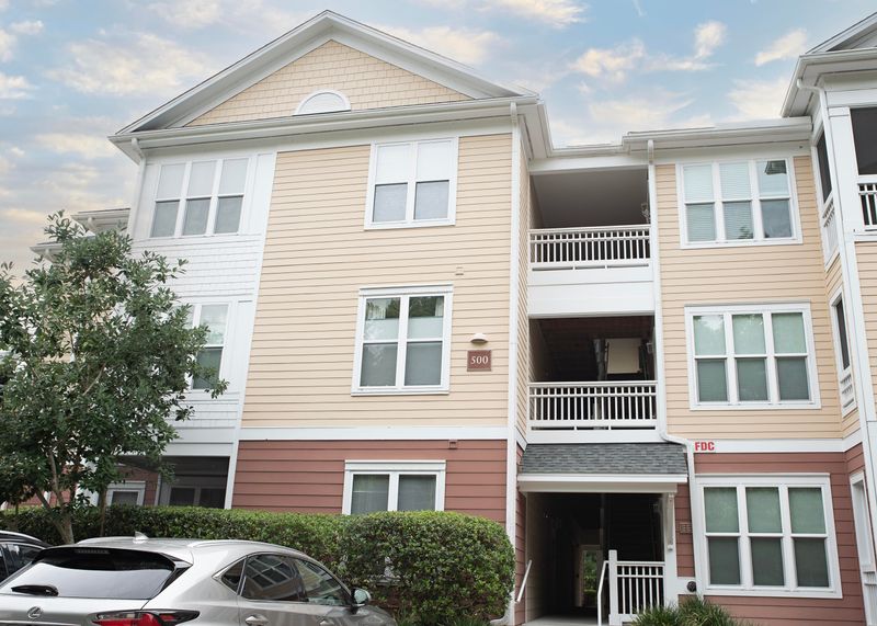 500 Bucksley Ln #302, Charleston, SC 29492