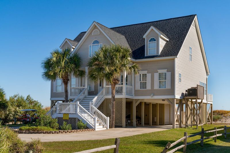 2201 Point St, Edisto Beach, SC 29438