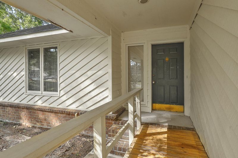 77 Shadowmoss Pw, Charleston, SC 29414