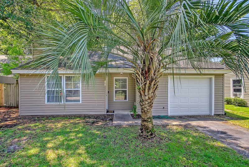 102 Robert Dr, Ladson, SC 29456