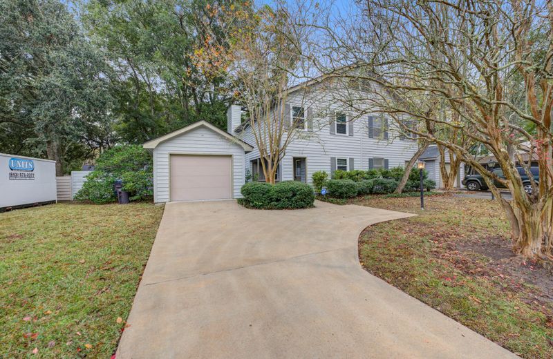 704 Fox Pond Dr, Mount Pleasant, SC 29464