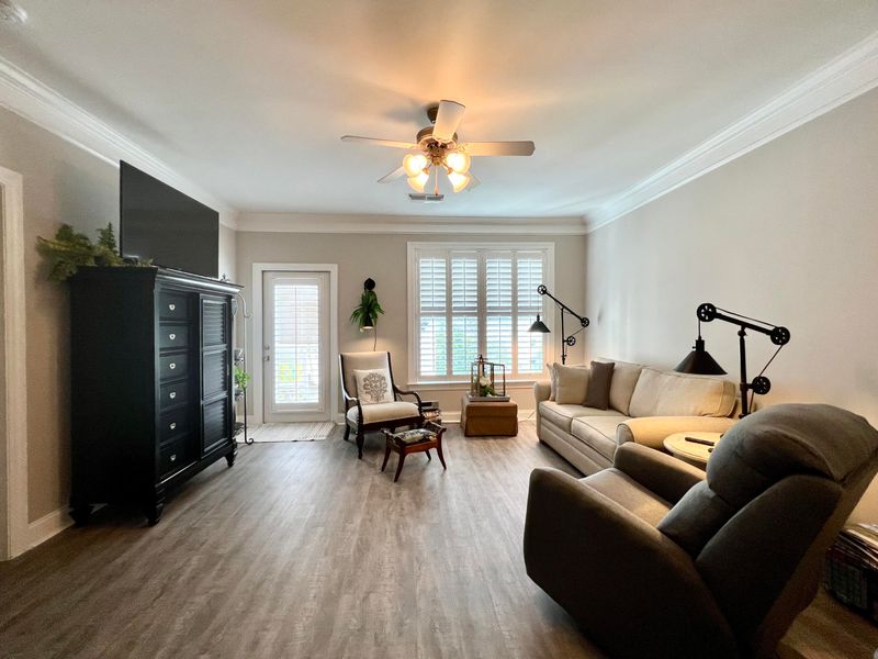 2244 Ashley Crossing Dr #338, Charleston, SC 29414