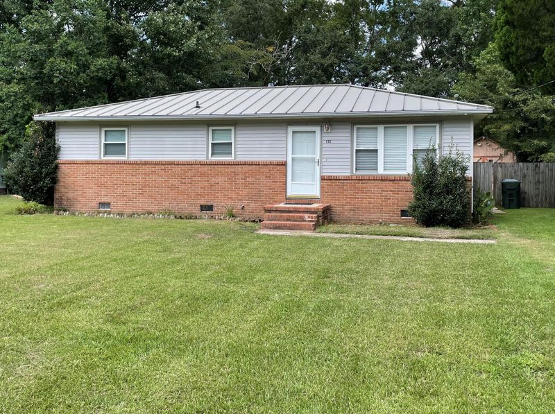 212 Birch Ave, Goose Creek, SC 29445