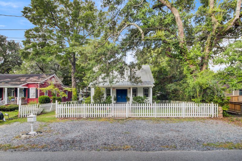 208 E 1st North St, Summerville, SC 29483