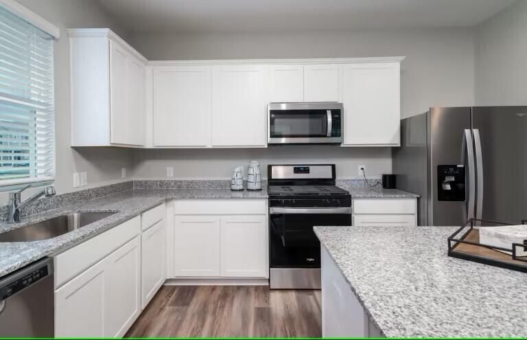 242 Shadybrook Dr, Summerville, SC 29486