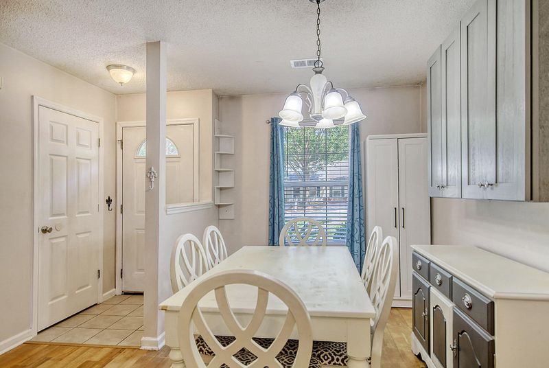 1540 Blaze Ln, Charleston, SC 29412