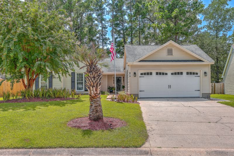 107 Saxton Ct, Goose Creek, SC 29445