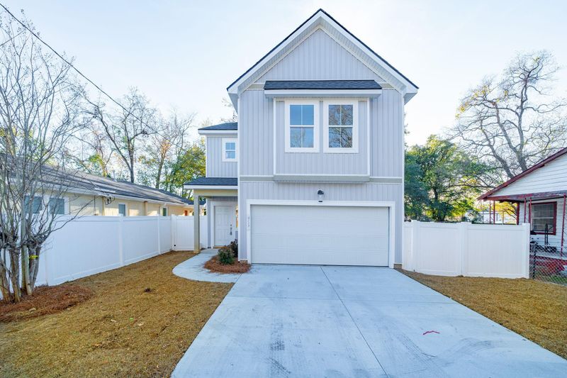 857 Tripe St, Charleston, SC 29407