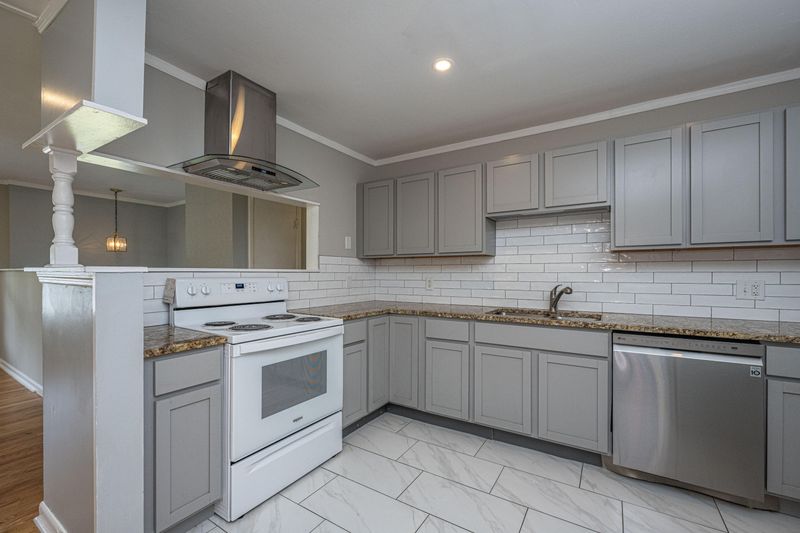 1348 Briarfield Ave, Charleston, SC 29412