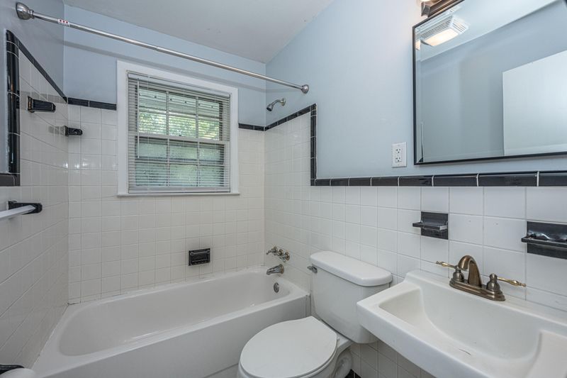 1348 Briarfield Ave, Charleston, SC 29412