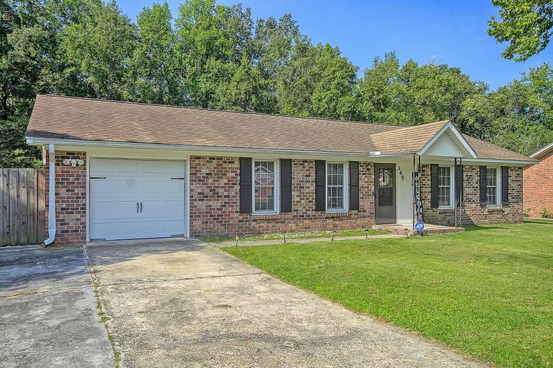 345 Oxford Rd, Ladson, SC 29456