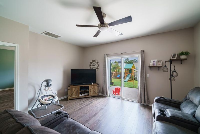 422 Matuskovic Dr, Charleston, SC 29414