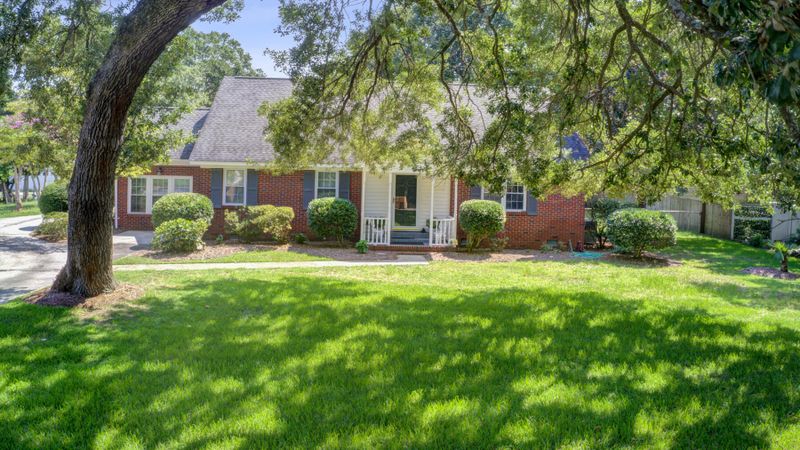 1015 Lakeview Dr, Mount Pleasant, SC 29464