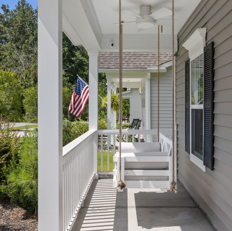 1593 Thin Pine Dr, Johns Island, SC 29455