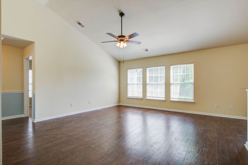 85 Avonshire Dr, Summerville, SC 29483