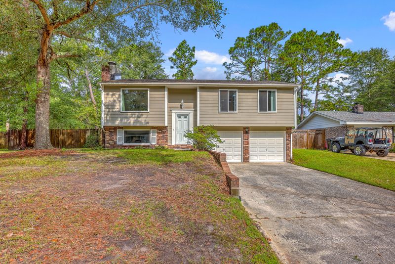 117 Canaberry Cir, Summerville, SC 29483